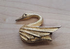 Vintage Dubarry Fifth Ave Bright Shiny Gold Tone Swan Textured Pin