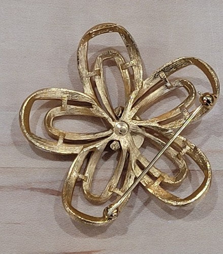 Vintage Trifari Bow Brooch - Gold Tone