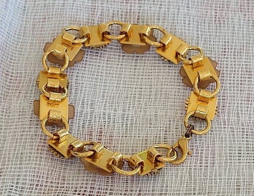 Vintage Gold Tone Flower Acrylic Link Bracelet