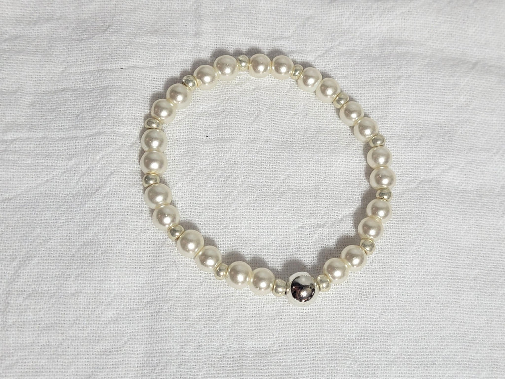Handmade Glass Pearl Bracelet with Silver Bead Accent