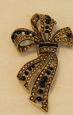 Elegant Vintage Gold Tone & Black Ribbon Brooch